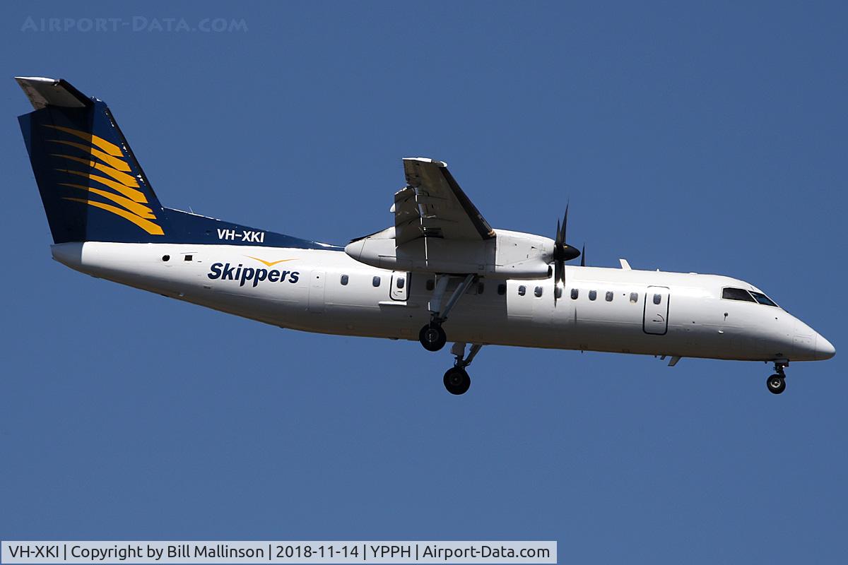 VH-XKI, 2002 De Havilland Canada DHC-8-315 Dash 8 C/N 587, finals to 21