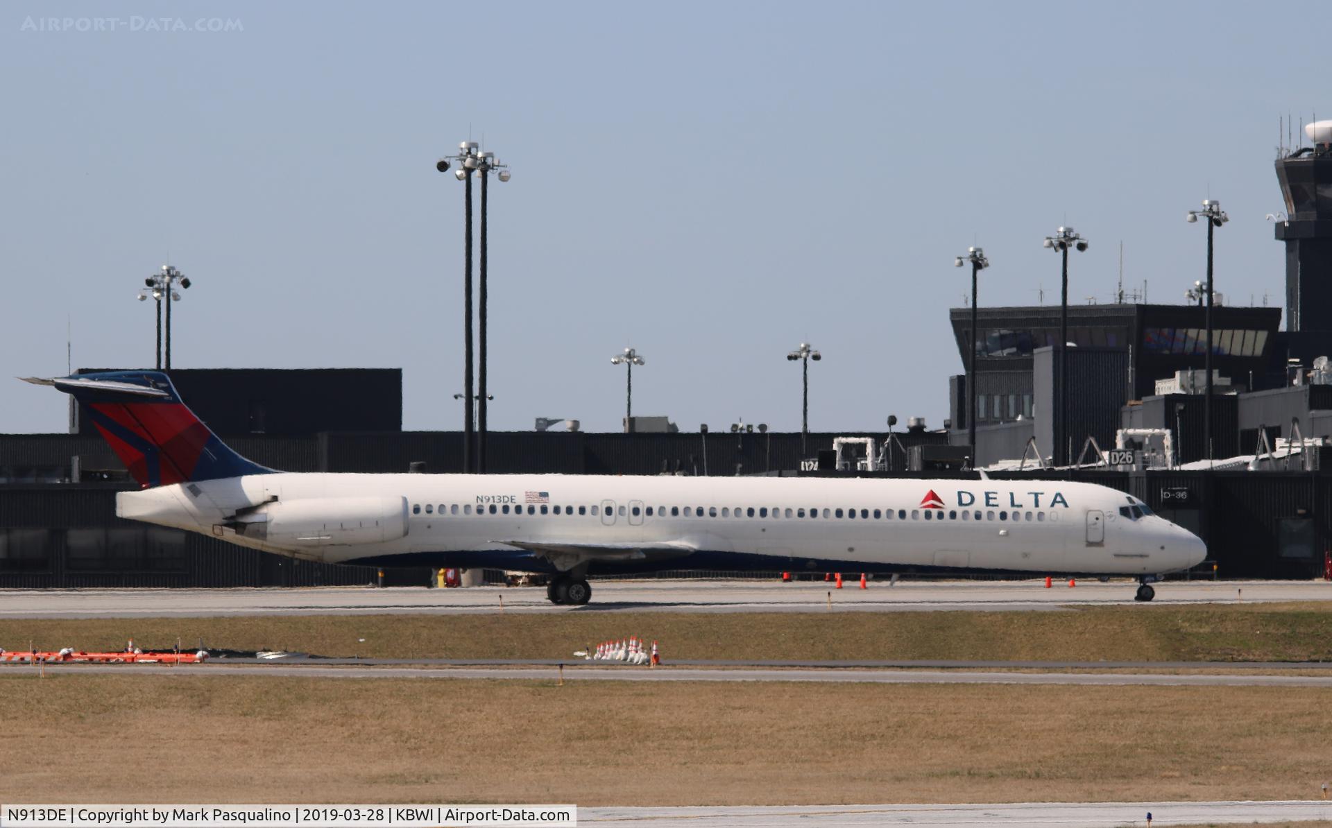 N913DE, 1993 McDonnell Douglas MD-88 C/N 49956, MD-88