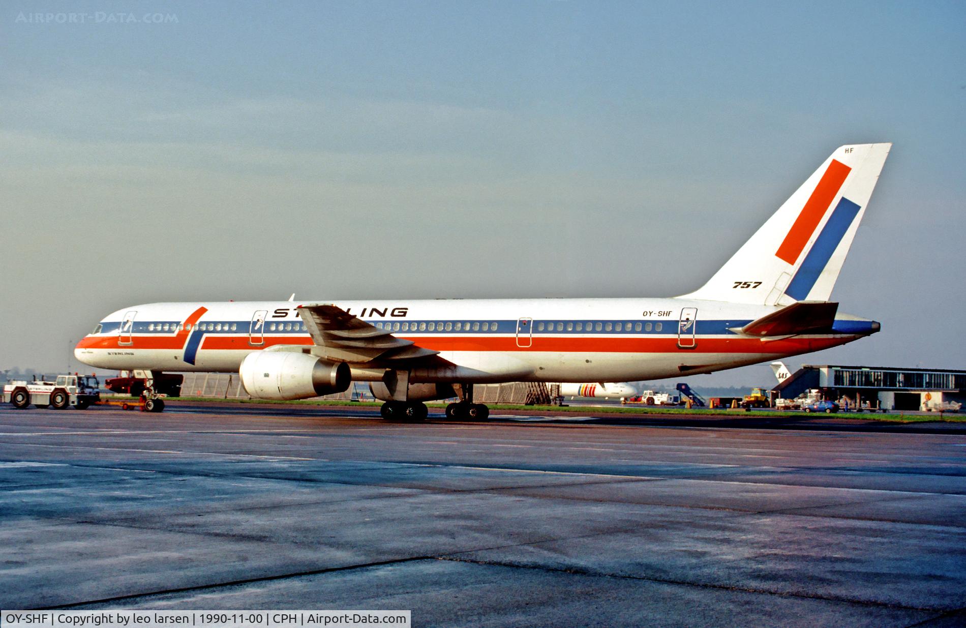 OY-SHF, 1988 Boeing 757-27B C/N 24136, Copenhagen 11.1990