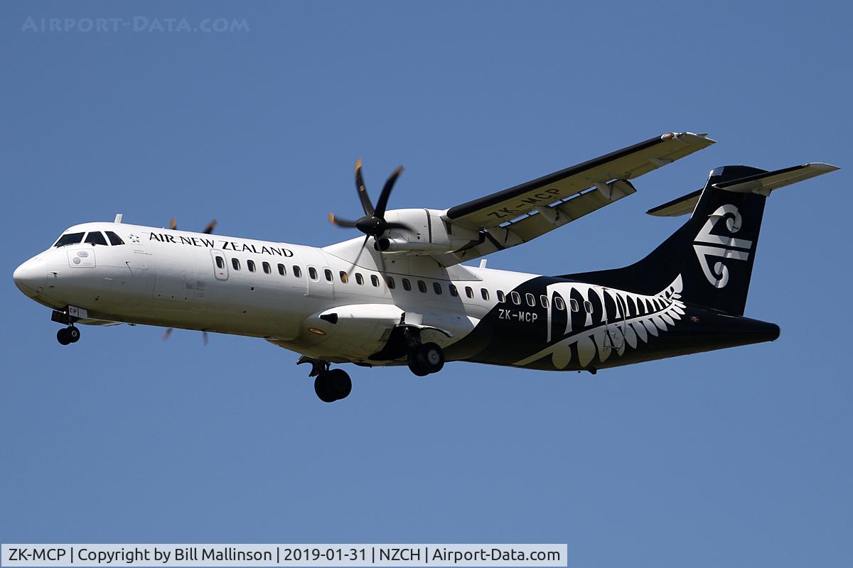 ZK-MCP, 2000 ATR 72-212A C/N 630, finals for two-zero