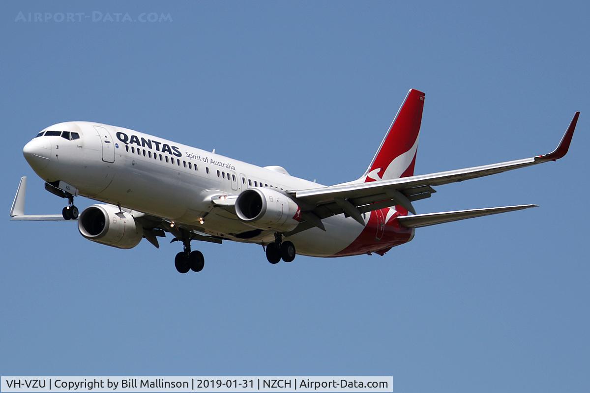 VH-VZU, 2011 Boeing 737-838 C/N 34187, finals