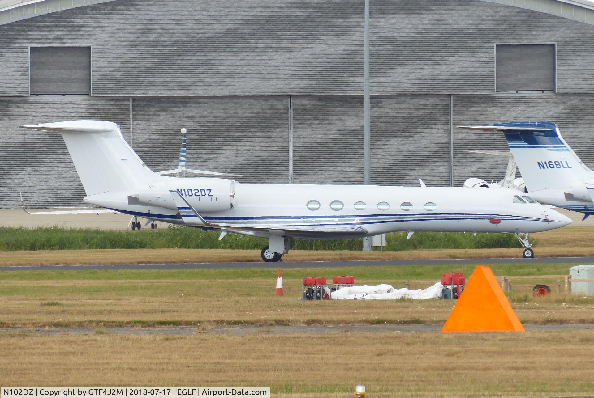 N102DZ, Gulfstream Aerospace G-V C/N 555, N102DZ at Farnborough 17.7.18