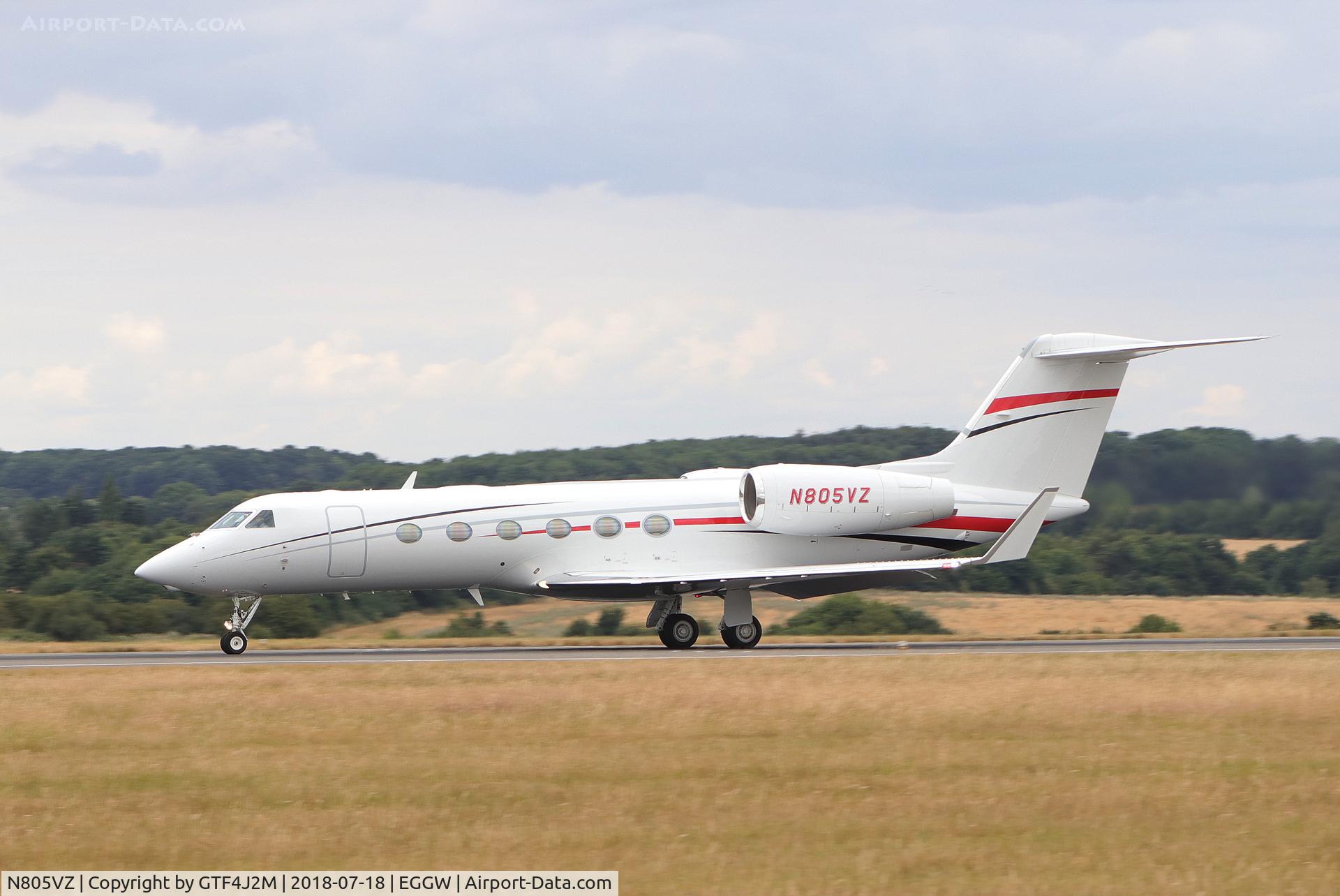 N805VZ, 2017 Gulfstream Aerospace G450 (GIV-X) C/N 4363, N805VZ at Luton 18.7.18