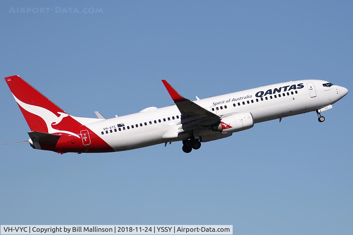 VH-VYC, 2004 Boeing 737-838 C/N 33991, off from 34L