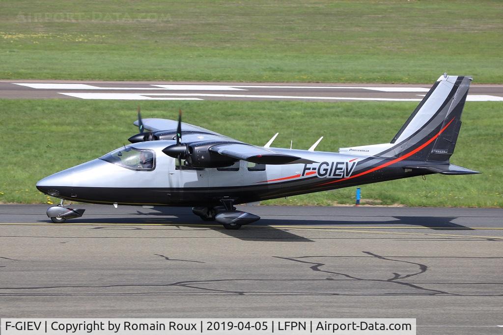 F-GIEV, 1982 Partenavia P-68C C/N 253, Taxiing