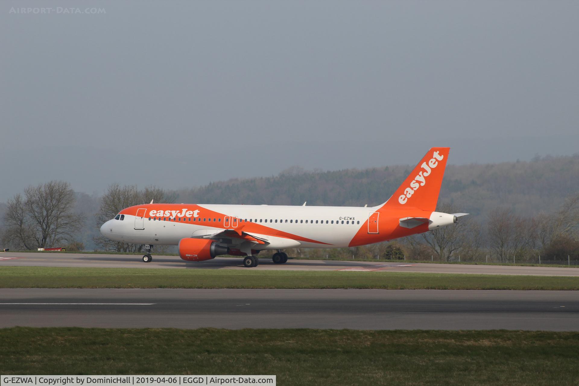 G-EZWA, 2012 Airbus A320-214 C/N 5201, Taxiing to RWY 09 for departure.