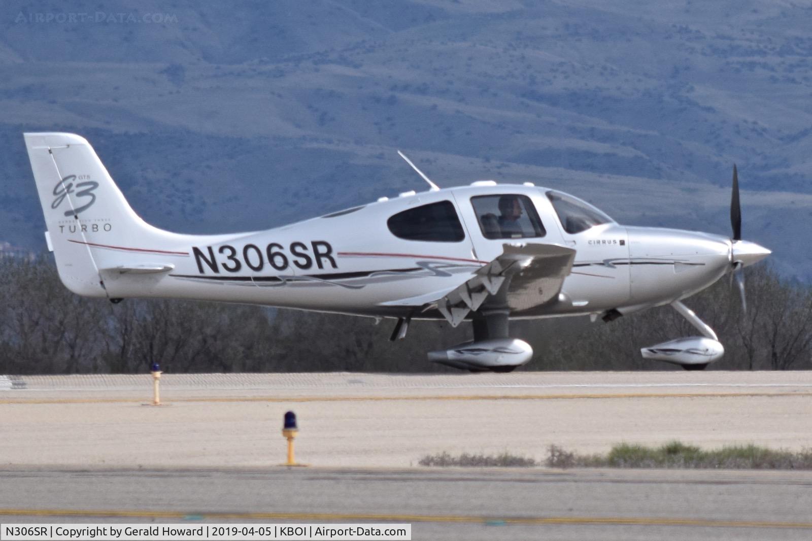 N306SR, 2007 Cirrus SR22 G3 GTS Turbo C/N 2469, Starting take off roll on RWY 10R.