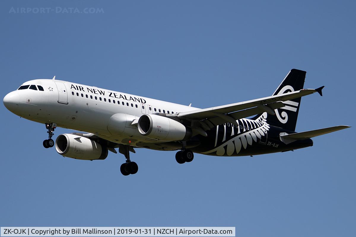 ZK-OJK, Airbus A320-232 C/N 2445, Finals to zero-two