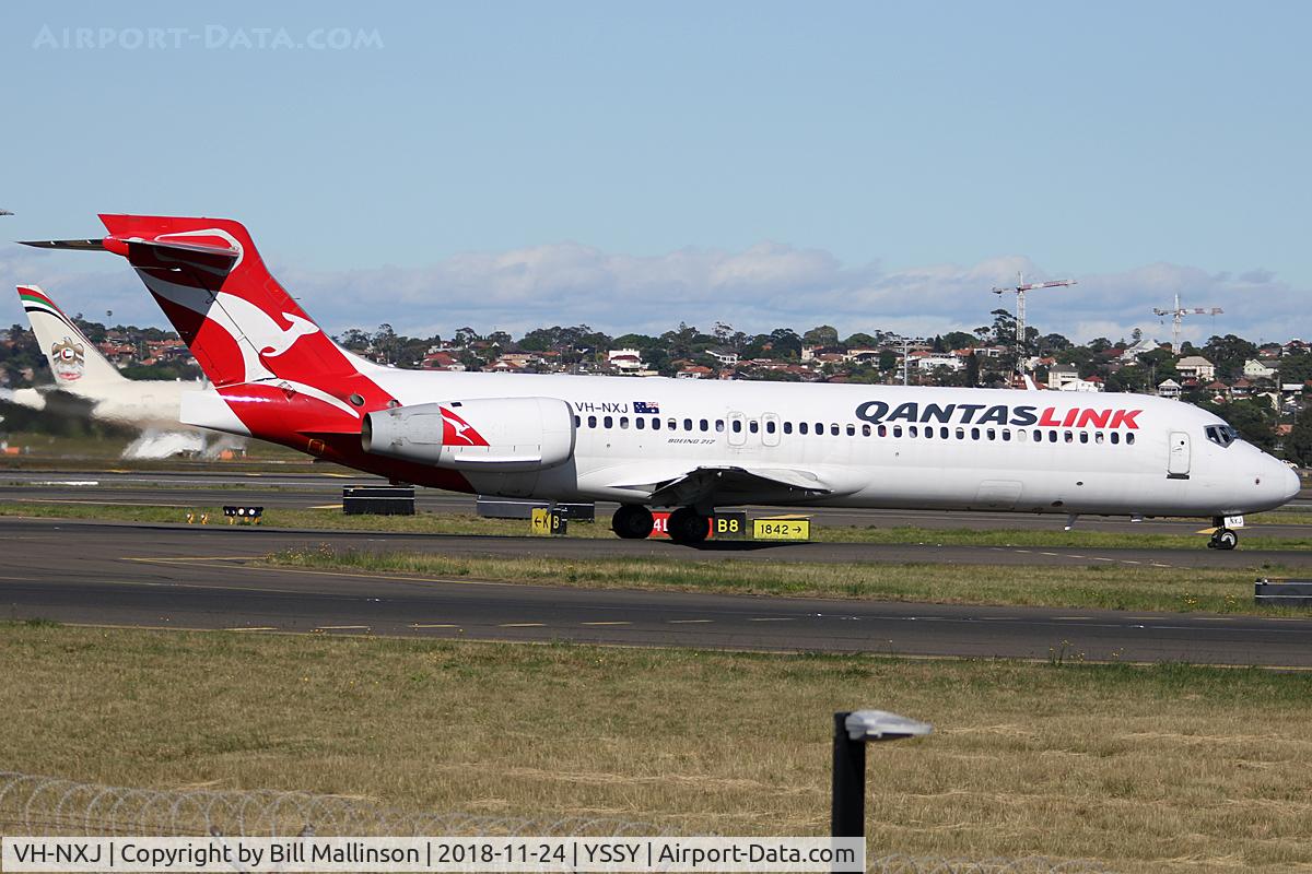 VH-NXJ, 2003 Boeing 717-200 C/N 55166, in from CBR