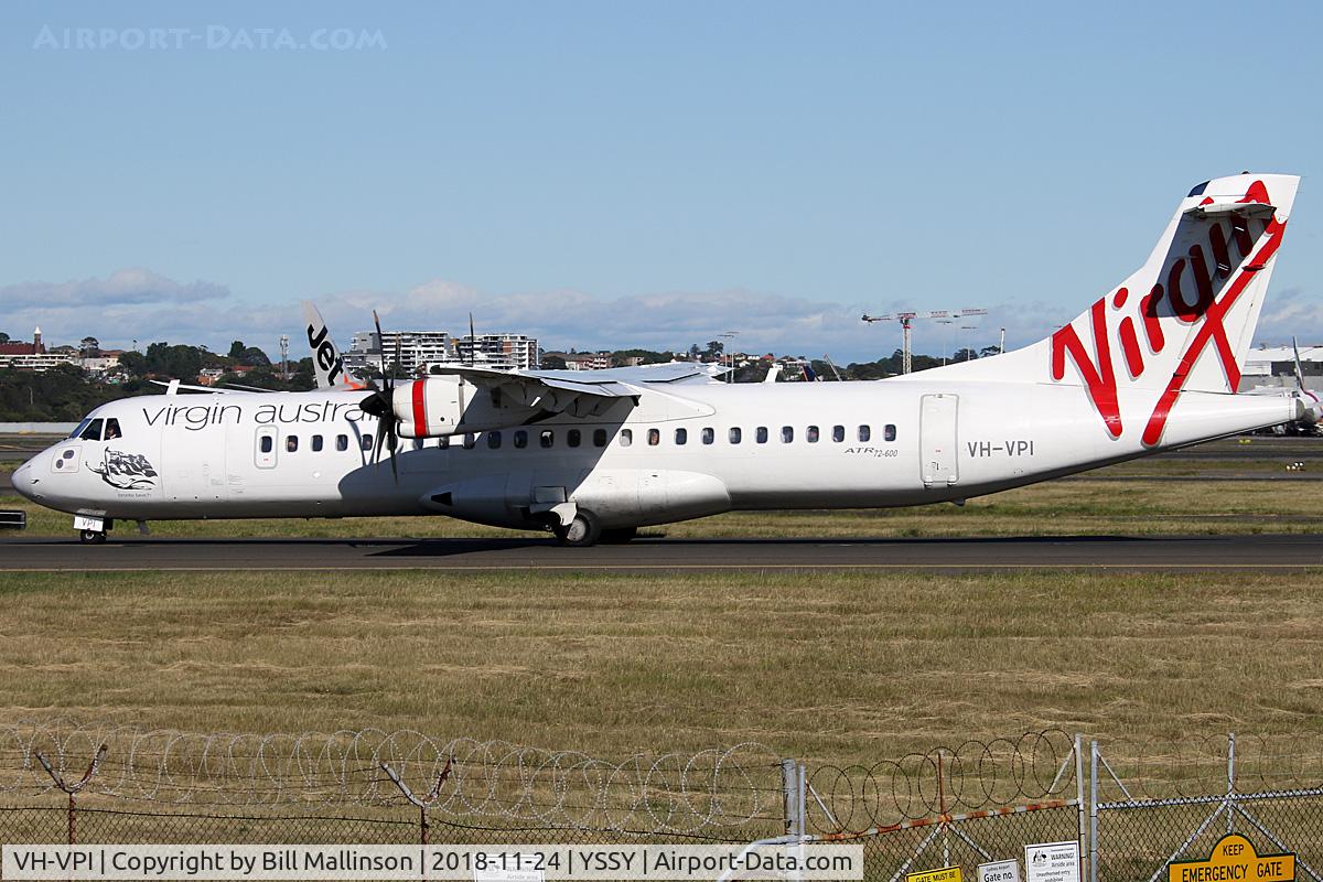 VH-VPI, 2013 ATR 72-600 (72-212A) C/N 1107, taxi to 16L