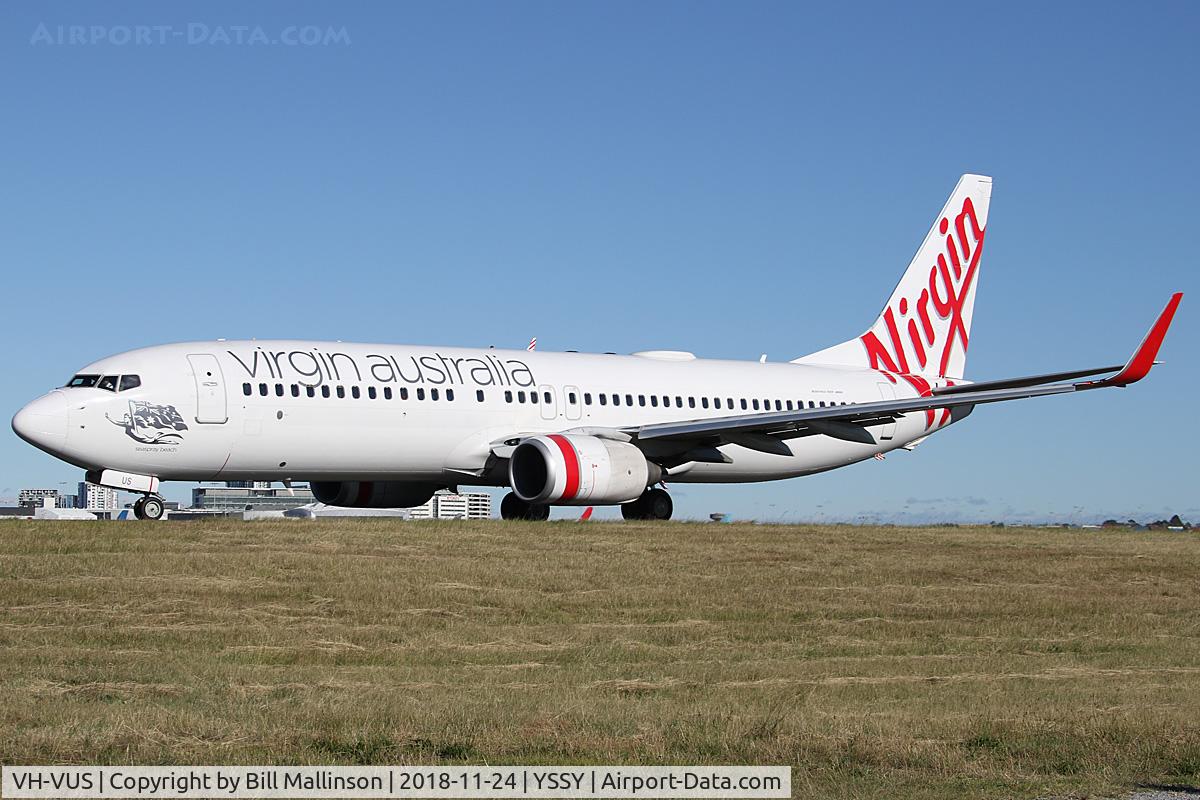 VH-VUS, 2009 Boeing 737-8FE C/N 36607, taxi to 16L