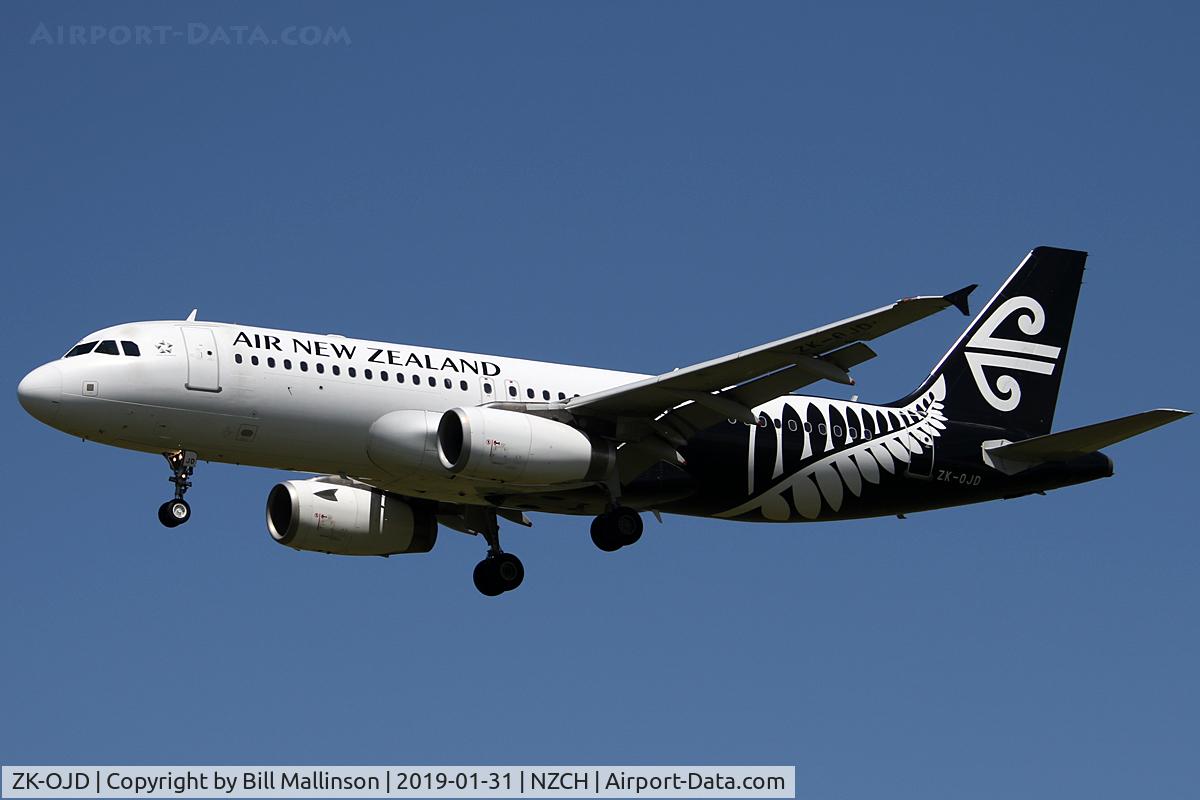 ZK-OJD, 2003 Airbus A320-232 C/N 2130, finals to zero-two
