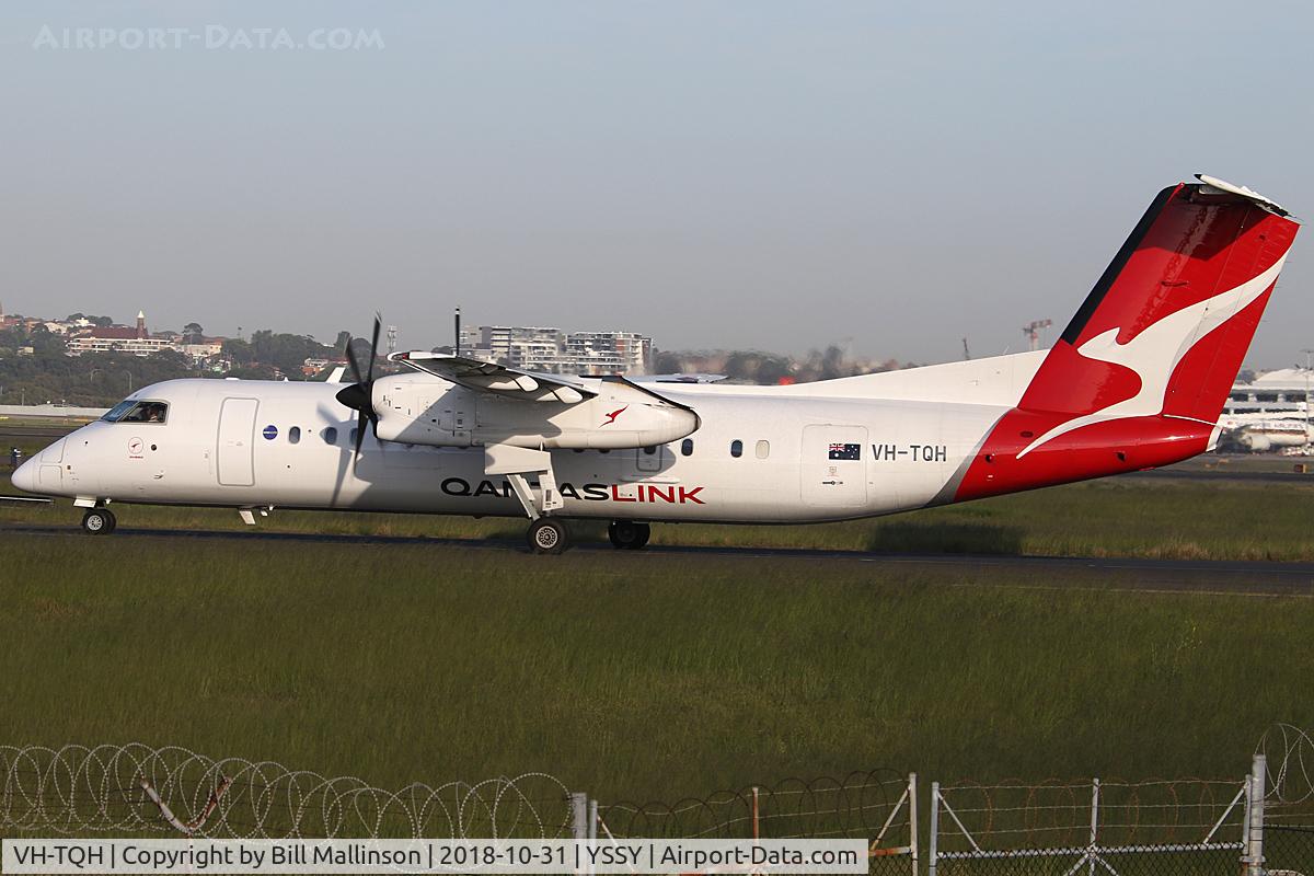VH-TQH, 2003 De Havilland Canada DHC-8-315Q Dash 8 C/N 597, taxiing