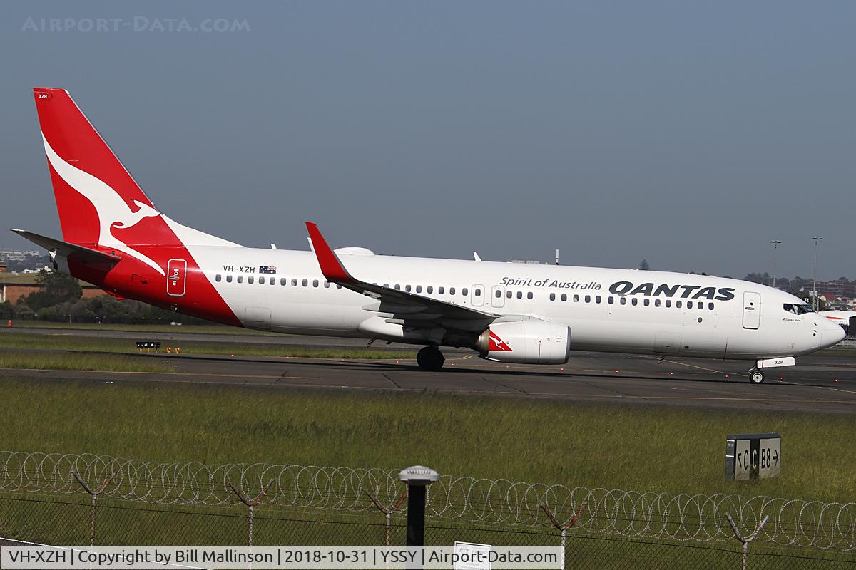 VH-XZH, 2013 Boeing 737-838 C/N 39372, taxi from 16L