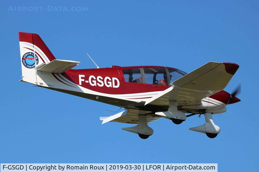 F-GSGD, Robin DR-400-160 Chevalier C/N 2504, Landing