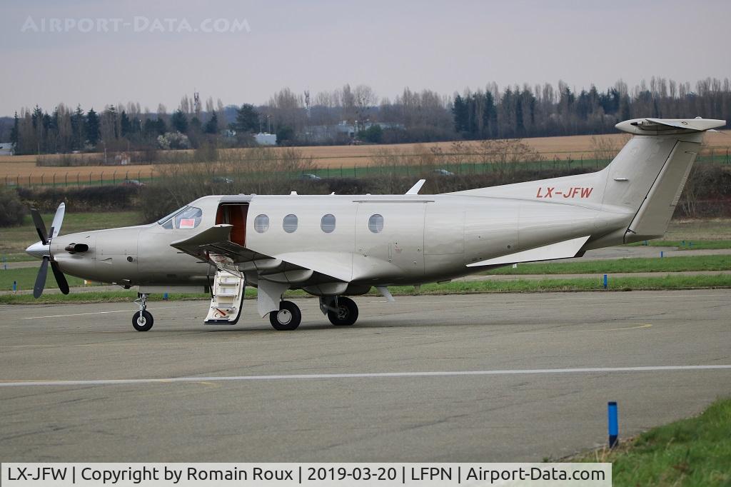 LX-JFW, 2014 Pilatus PC-12/47E C/N 1473, Parked