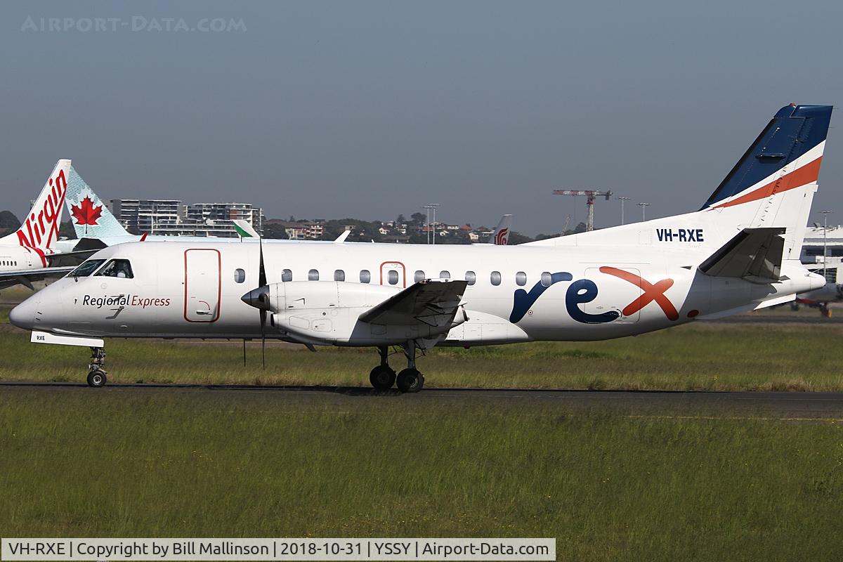 VH-RXE, 1991 Saab 340B C/N 340B-275, taxi to 16L
