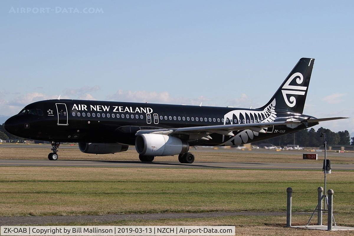 ZK-OAB, 2010 Airbus A320-232 C/N 4553, taxi to 02