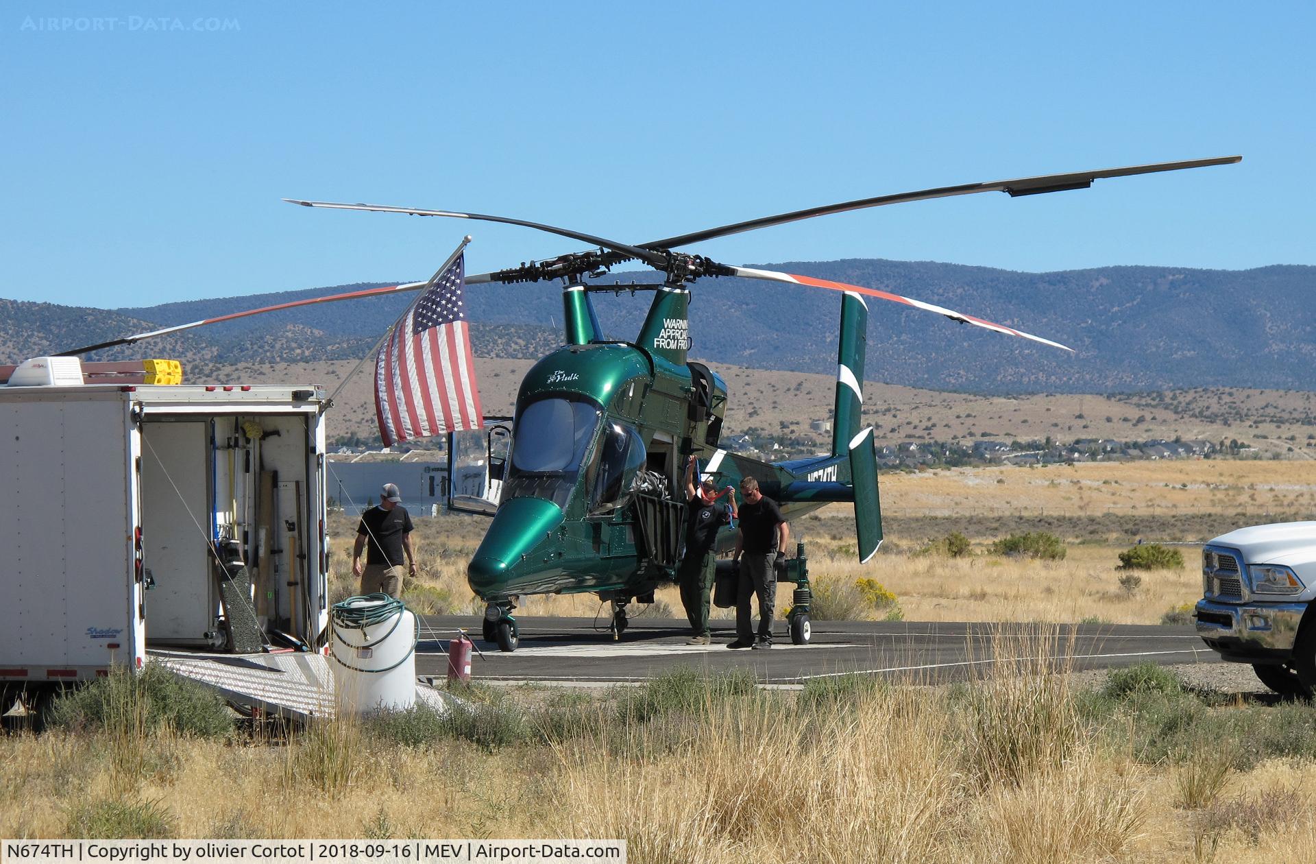 N674TH, 2004 Kaman K-1200 K-Max C/N A94-0035, preparing the beast