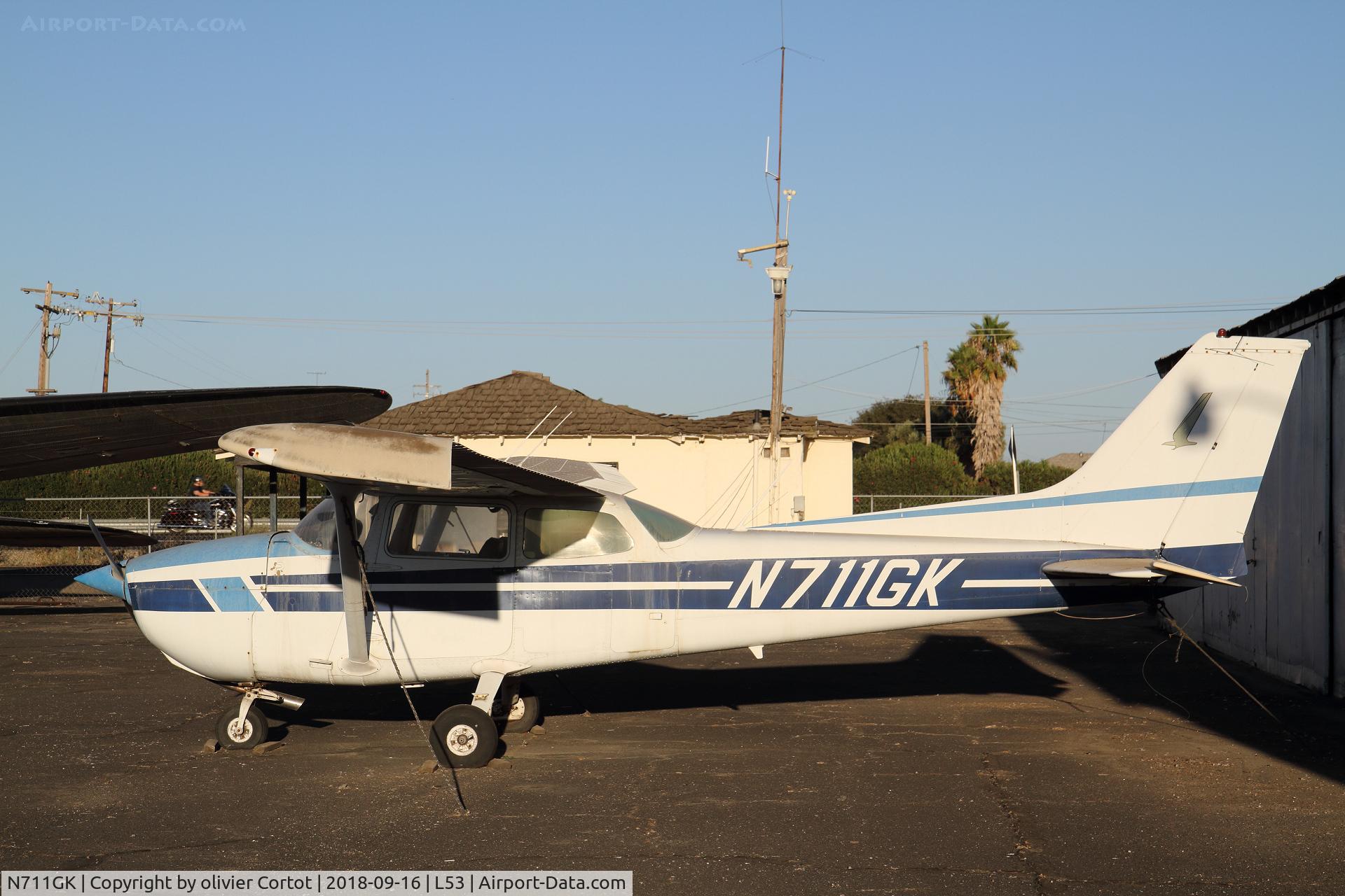 N711GK, 1979 Cessna 172N C/N 17272570, dusty Cessna