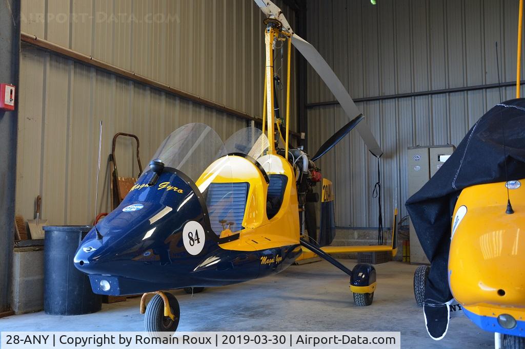 28-ANY, Magni Gyro M-16 Tandem Trainer C/N Not found 28-ANY, Parked