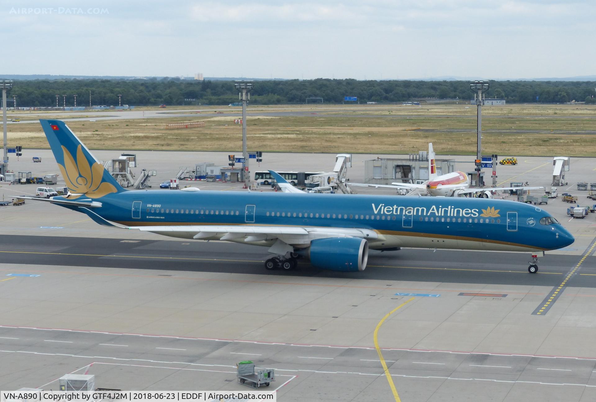 VN-A890, 2016 Airbus A350-941 C/N 0056, VN-A890  at Frankfurt 23.6.18