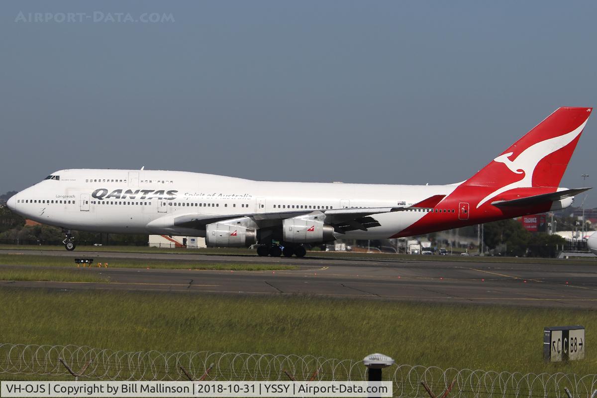 VH-OJS, 1999 Boeing 747-438 C/N 25564, on 16R