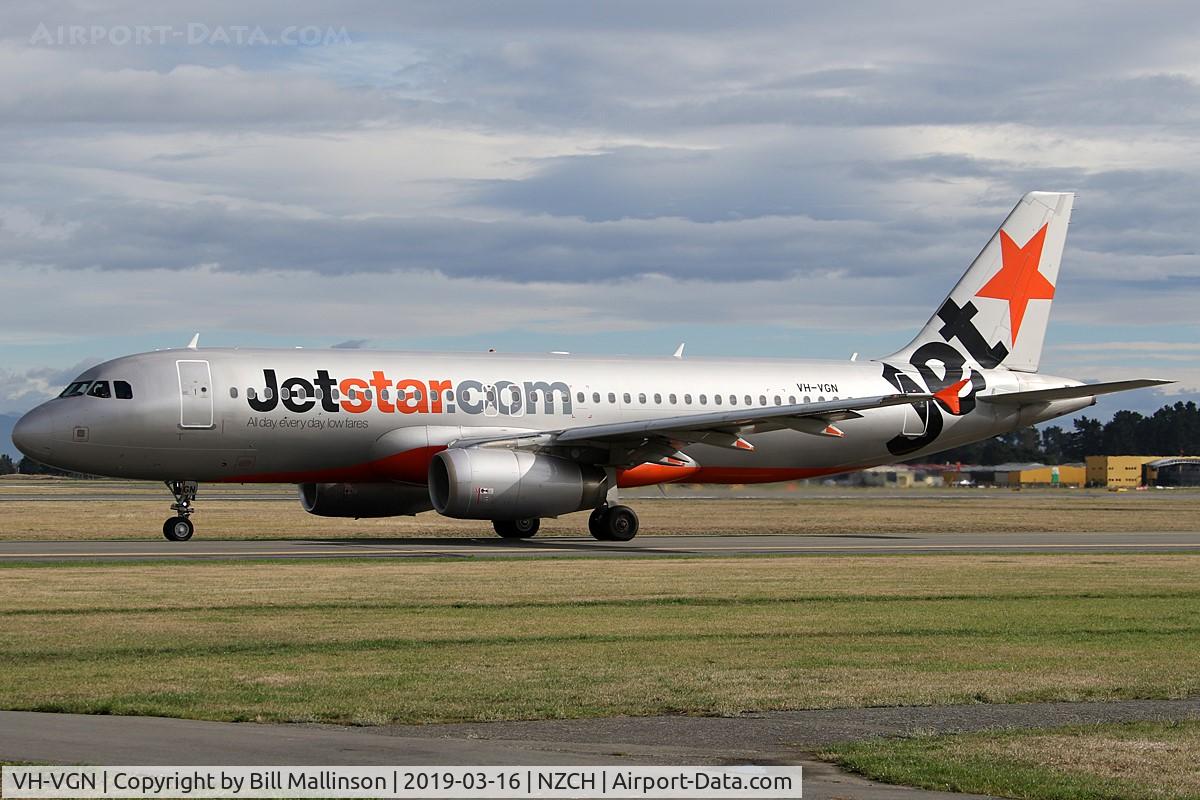 VH-VGN, 2010 Airbus A320-232 C/N 4434, taxi to A6 on 02
