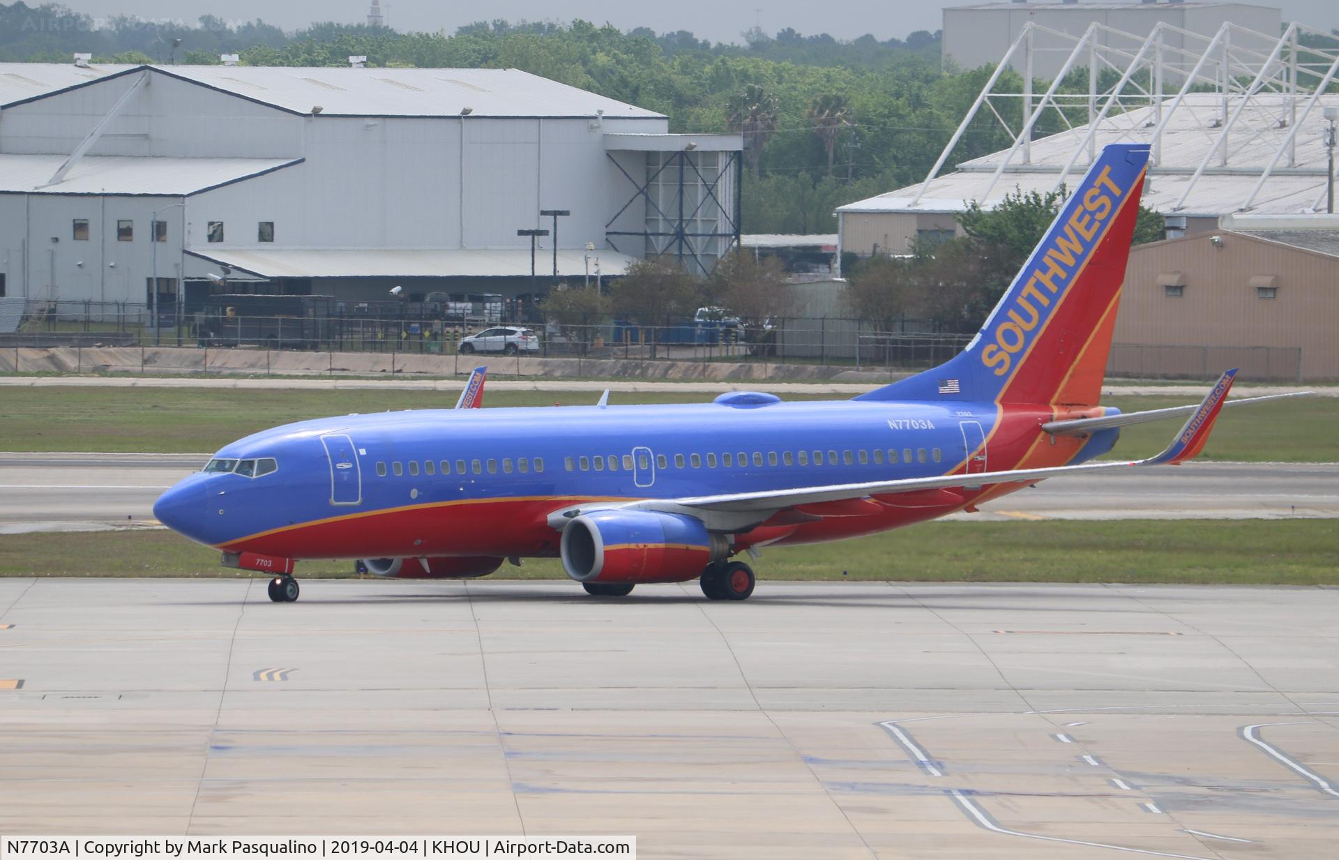 N7703A, 2004 Boeing 737-76N C/N 32653, Boeing 737-76N