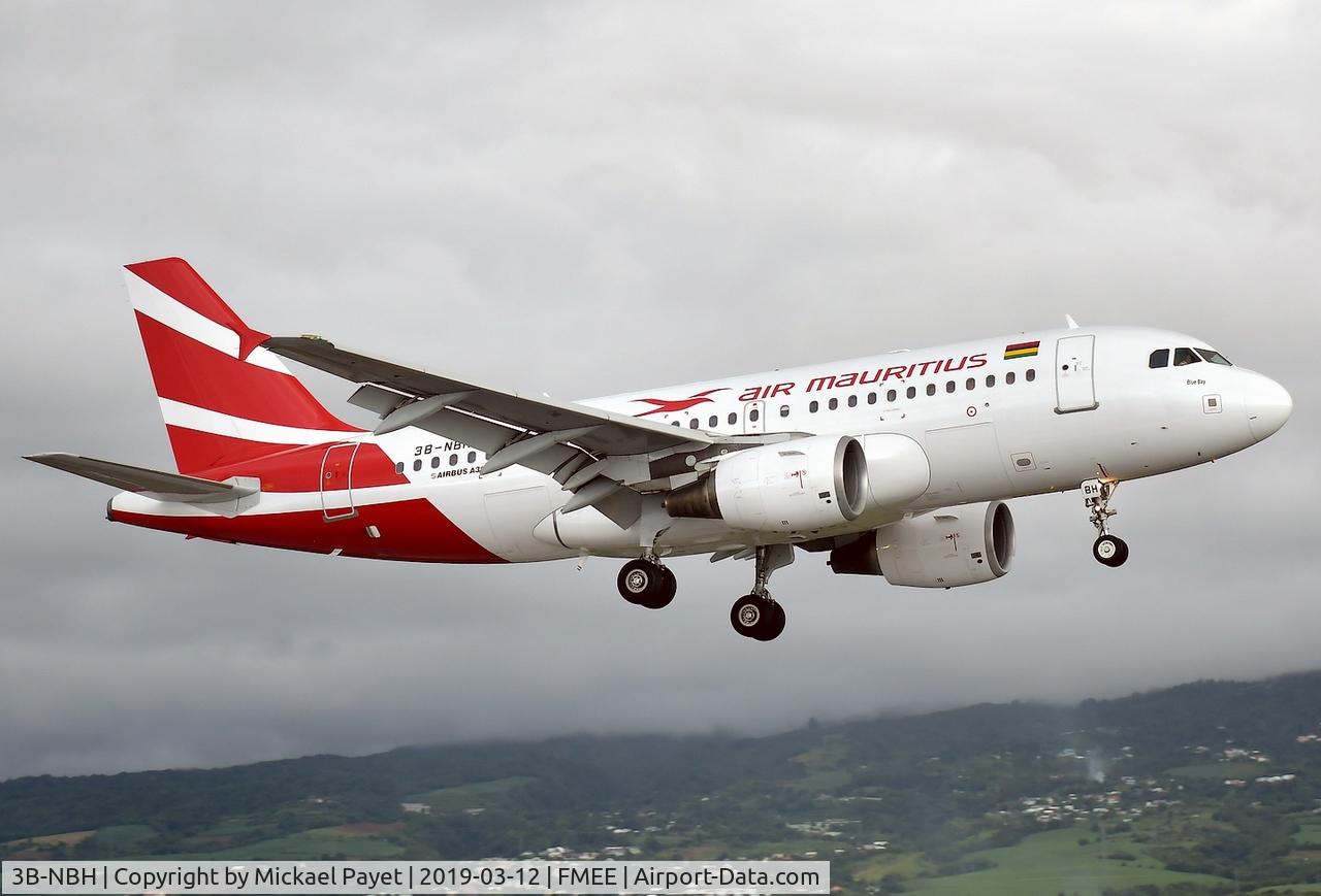 3B-NBH, 2003 Airbus A319-112 C/N 1936, Landing rwy 30
