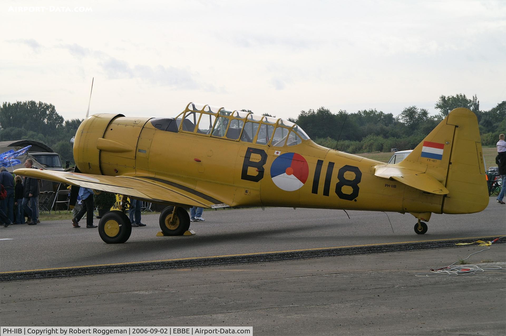 PH-IIB, 1943 Noorduyn AT-16 Harvard IIB C/N 14A-1467, DEFENCE DAY.Ex B-118.