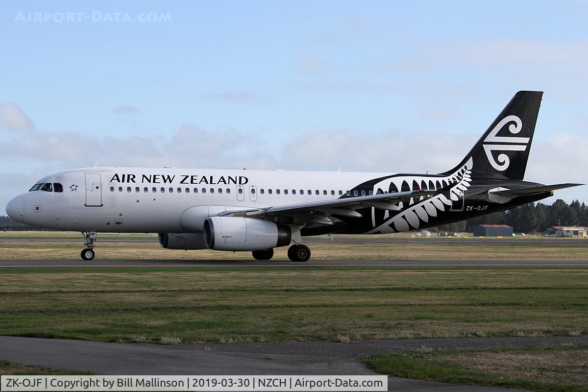 ZK-OJF, 2003 Airbus A320-232 C/N 2153, taxi for 02