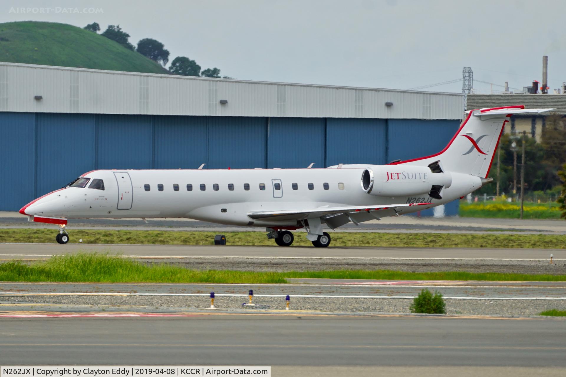 N262JX, 2001 Embraer ERJ-135LR (EMB-135LR) C/N 145533, Buchanan Field Concord California 2019.