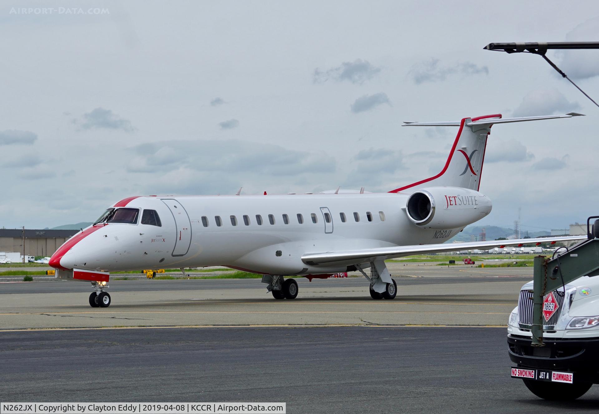 N262JX, 2001 Embraer ERJ-135LR (EMB-135LR) C/N 145533, Buchanan Field Concord California 2019.