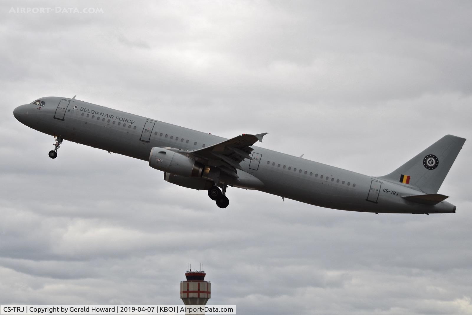 CS-TRJ, 1999 Airbus A321-231 C/N 1004, Climb out from RWY 10L.