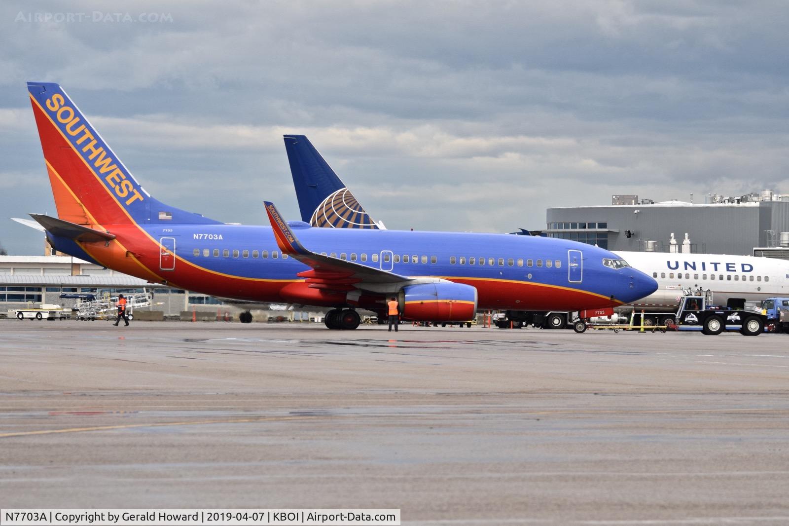 N7703A, 2004 Boeing 737-76N C/N 32653, Push back from the gate.