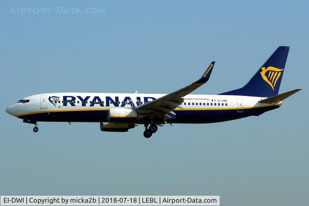 EI-DWI, 2007 Boeing 737-8AS C/N 33643, Landing. 