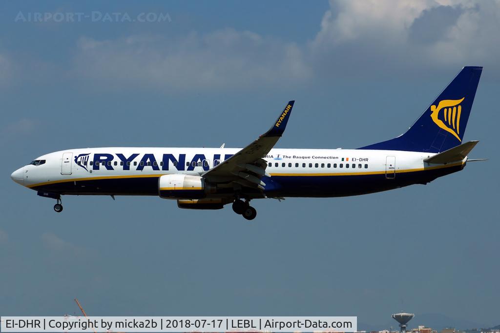 EI-DHR, 2005 Boeing 737-8AS C/N 33822, Landing. 