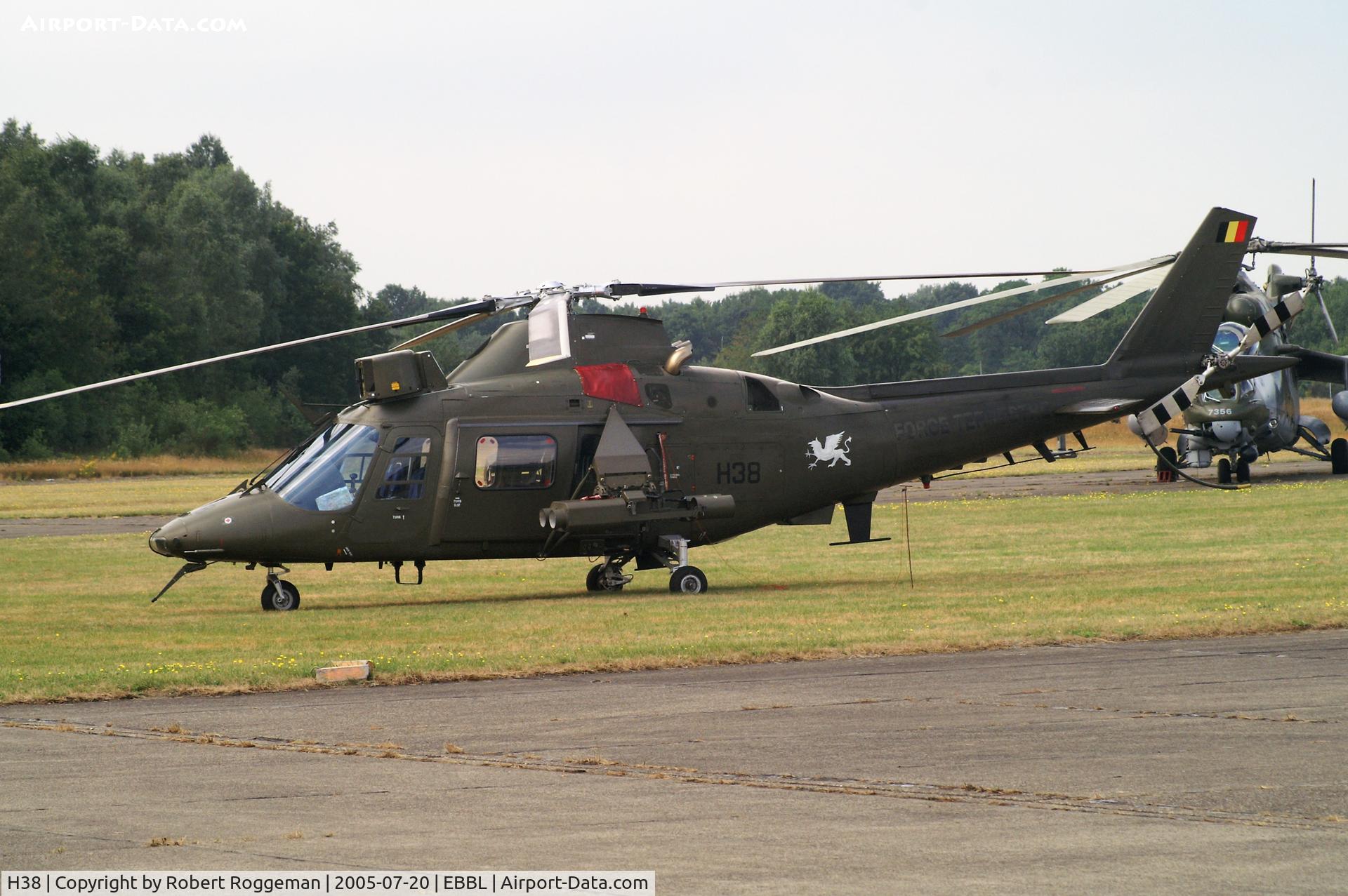 H38, Agusta A-109BA C/N 0338, SPOTTERSDAY.ARMED.