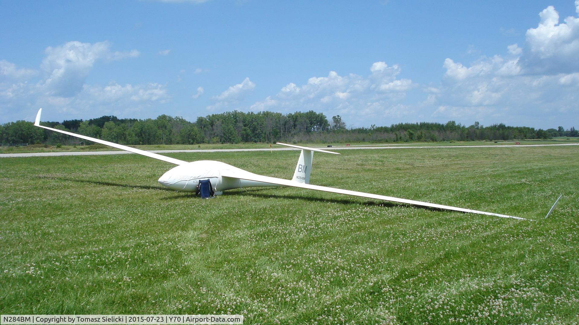 N284BM, 1984 Schempp-Hirth Ventus B/16.6 C/N 226, Ionia County Airport, MI