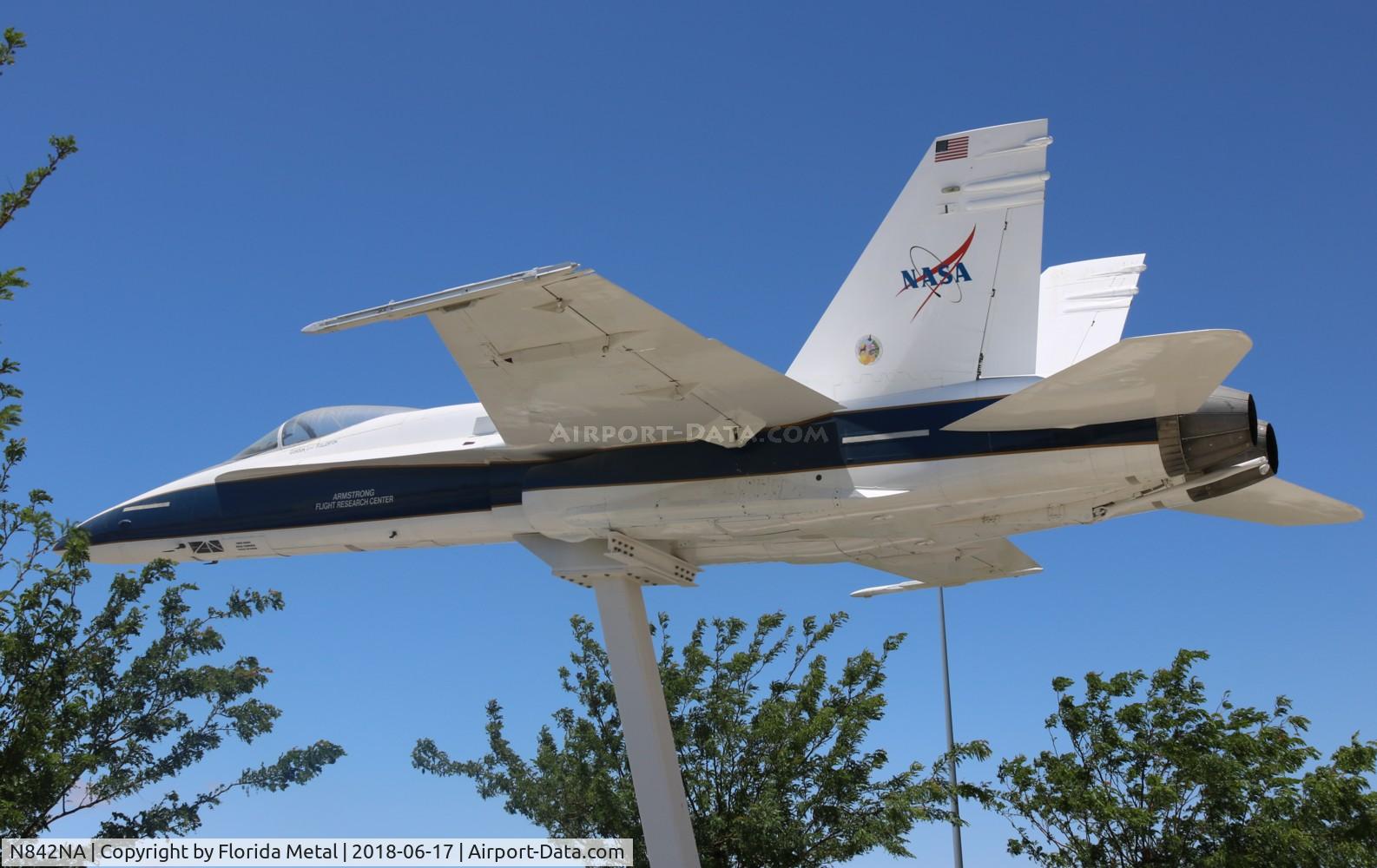 N842NA, McDonnell Douglas F/A-18A Hornet C/N 13/A011, F-18A Lancaster California