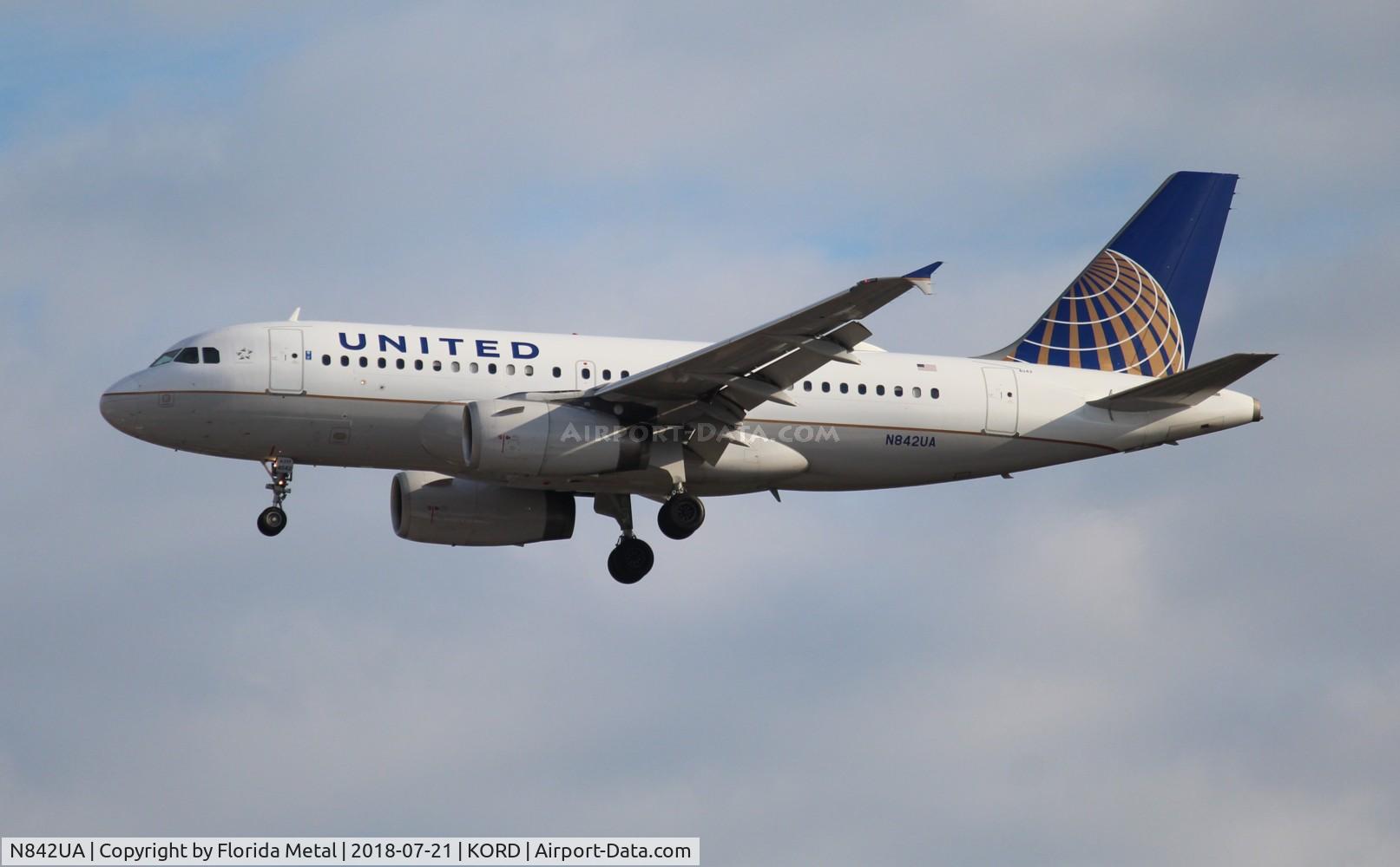 N842UA, 2001 Airbus A319-131 C/N 1569, United