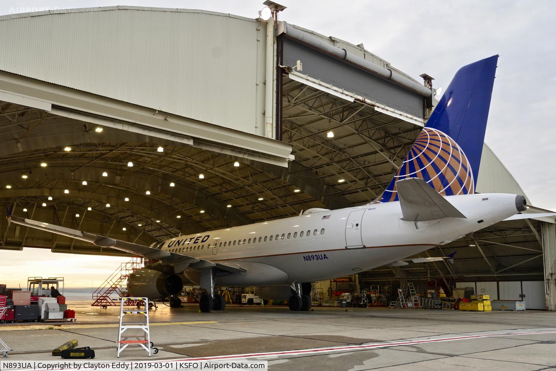 N893UA, 2006 Airbus A319-132 C/N 2948, SFO 2019.