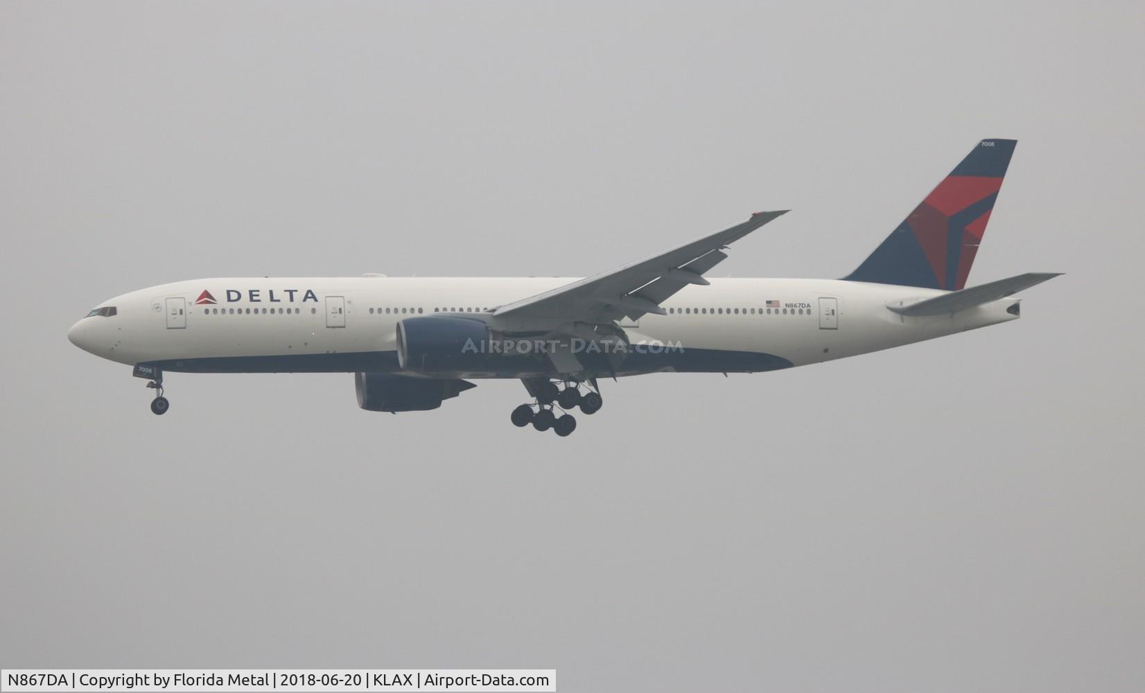 N867DA, 2002 Boeing 777-232 C/N 29743, Delta