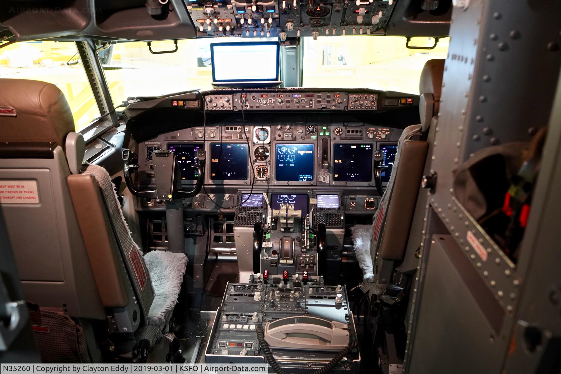 N35260, 2001 Boeing 737-824 C/N 30855, SFO 2019.