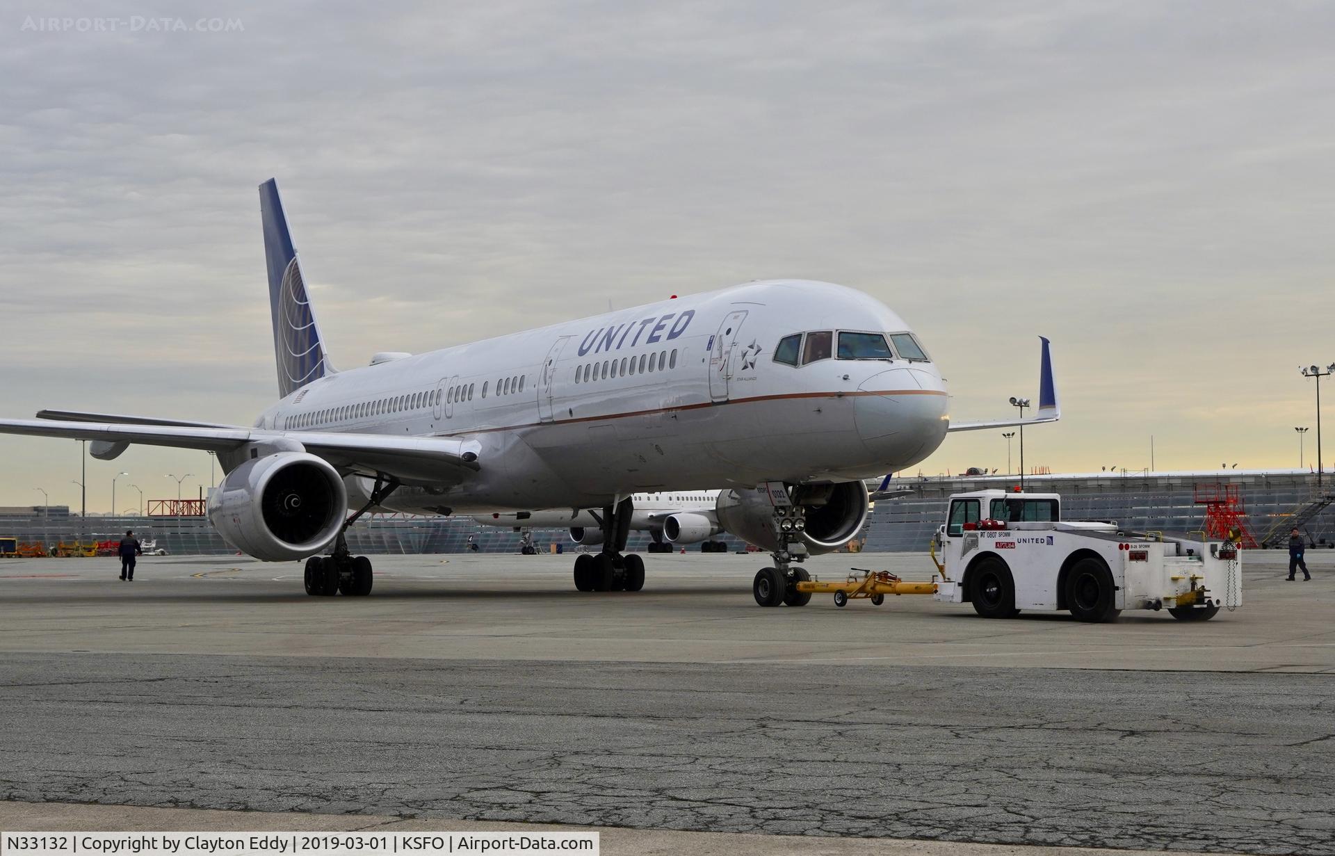 N33132, 1998 Boeing 757-224 C/N 29281, SFO 2019.