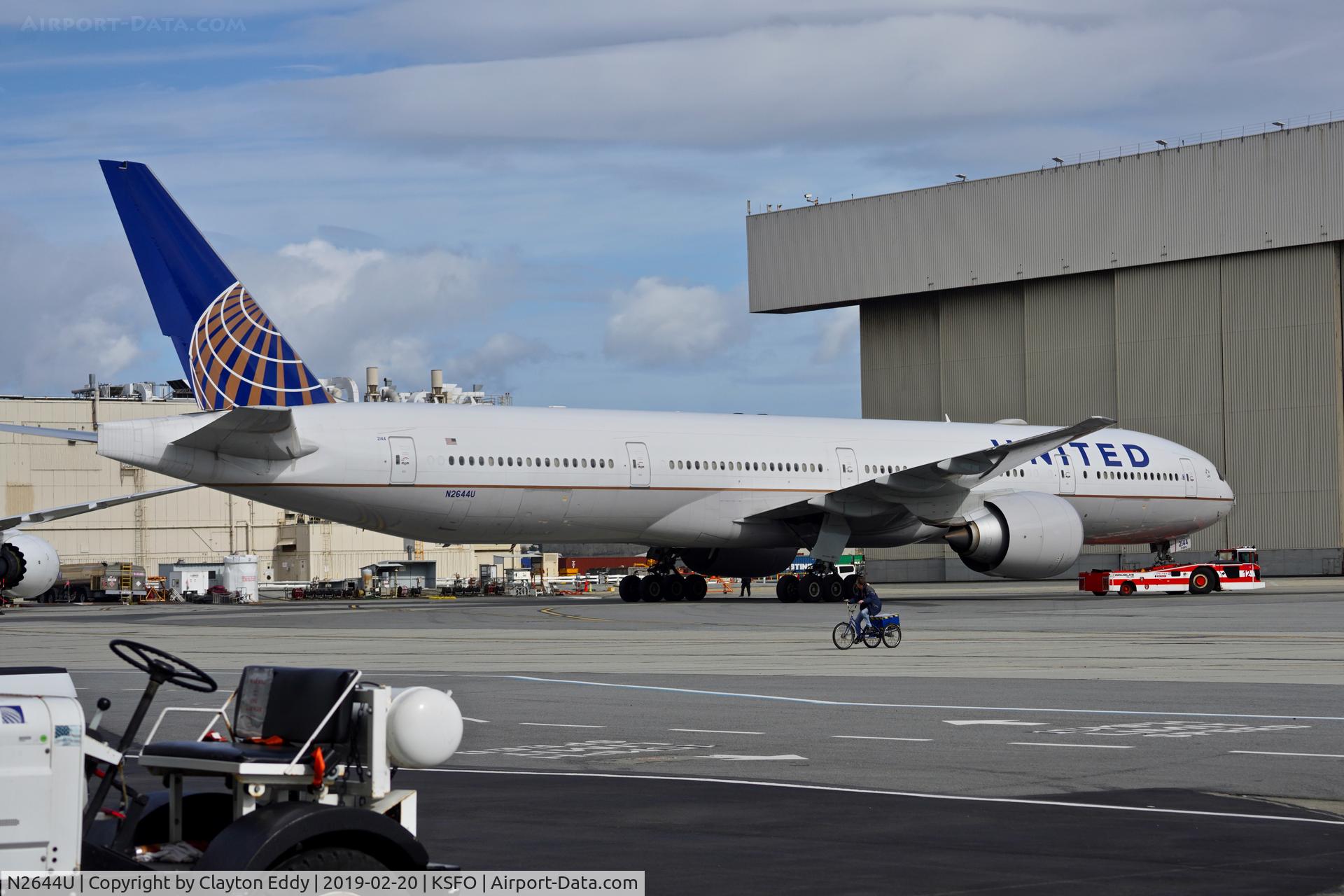 N2644U, 2017 Boeing 777-300/ER C/N 63724, SFO 2019.