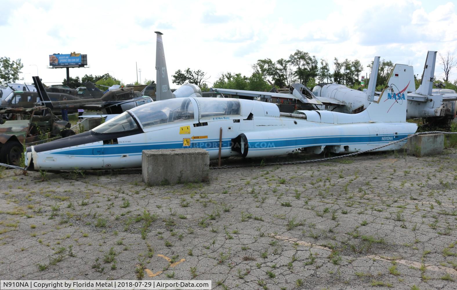 N910NA, Northrop T-38A C/N 65-10352, NASA T-38 at Russell