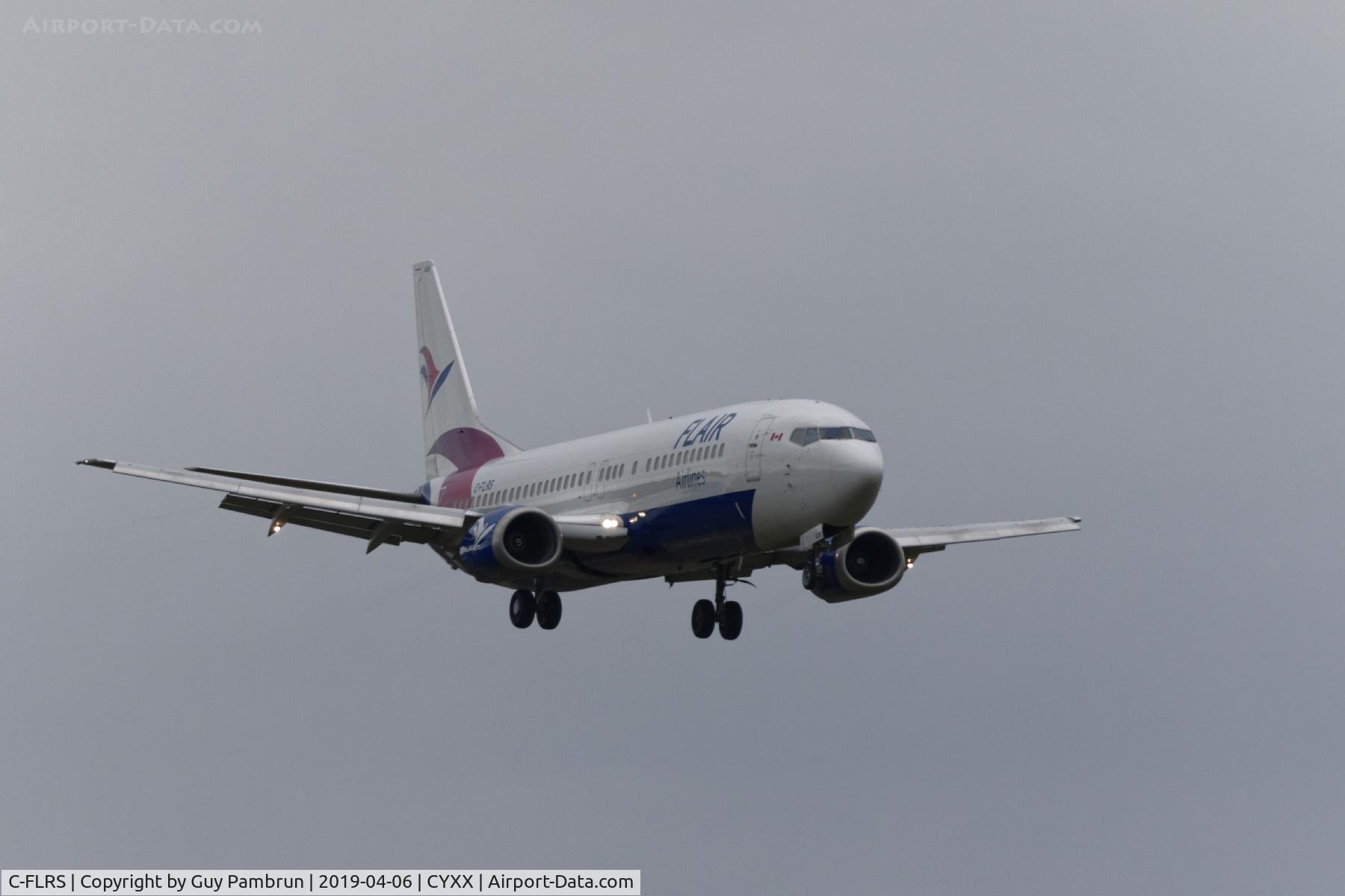 C-FLRS, 1998 Boeing 737-490 C/N 28888, Landing