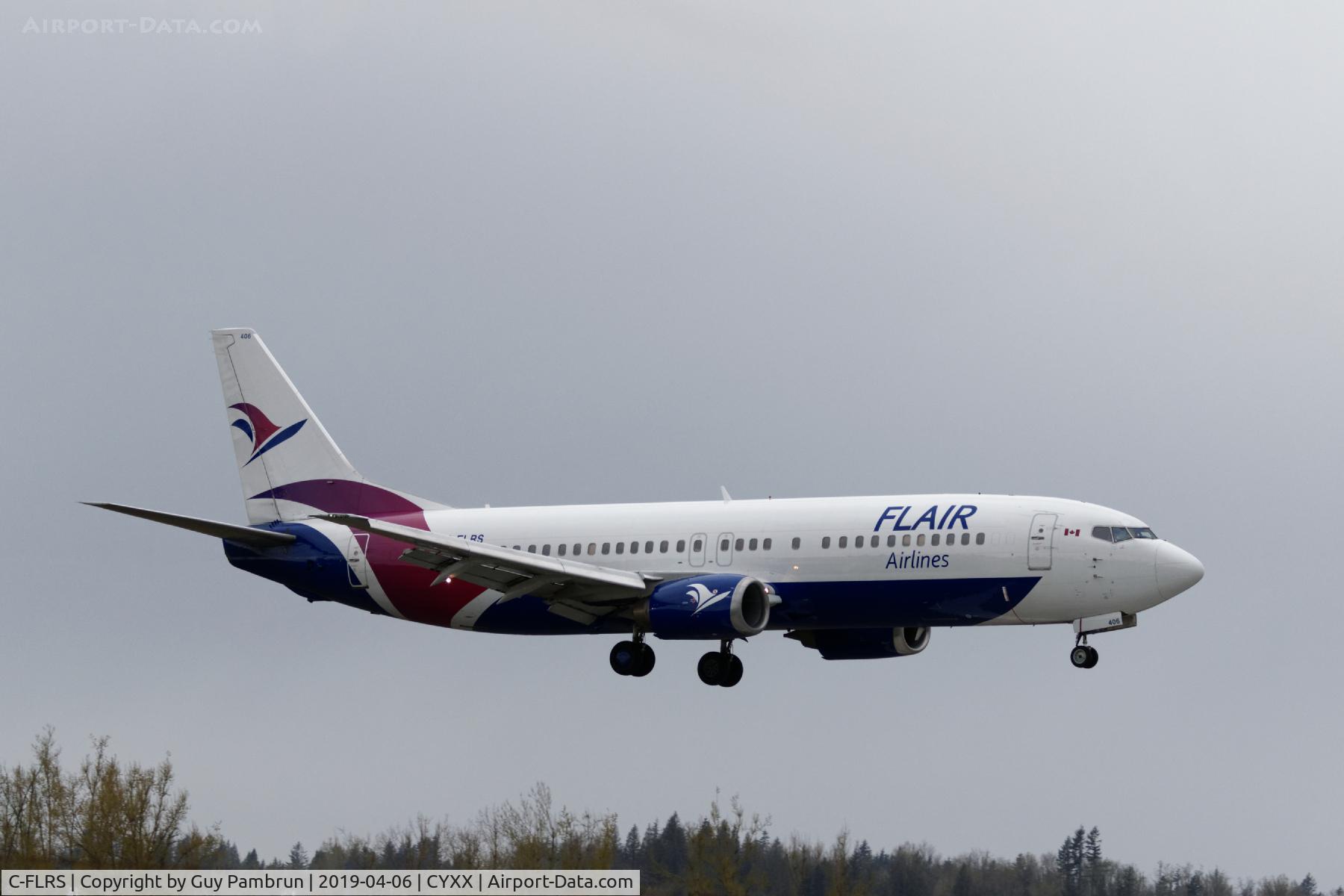 C-FLRS, 1998 Boeing 737-490 C/N 28888, Landing
